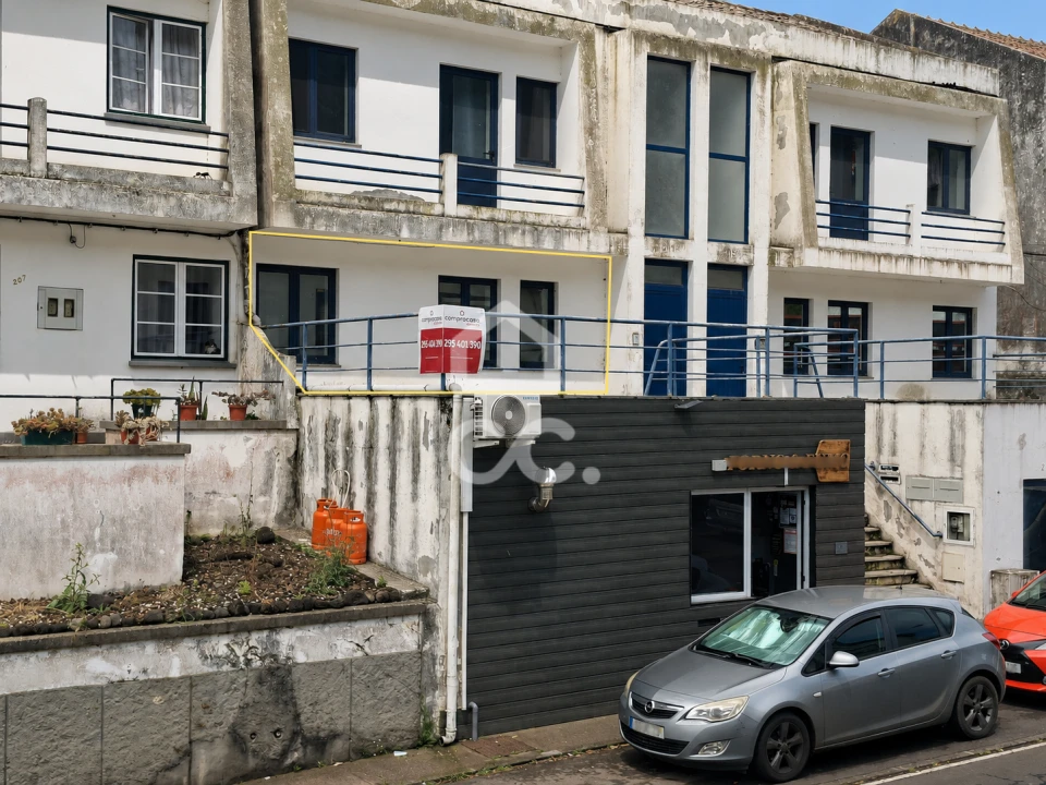 Apartamento T2 para Venda em Praia da Vitoria (Santa Cruz) Foto 12