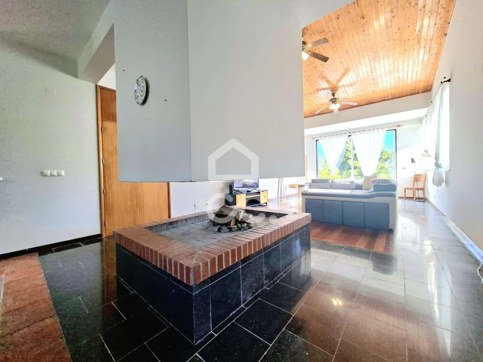 Moradia T6 para Venda em Terra Chã Foto 9