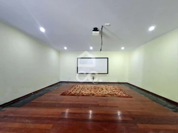 Moradia T6 para Venda em Terra Chã