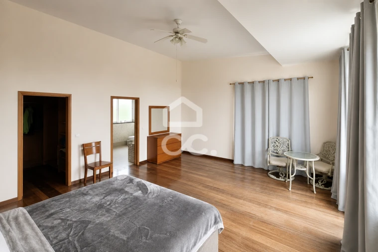 Moradia T6 para Venda em Terra Chã Foto 25