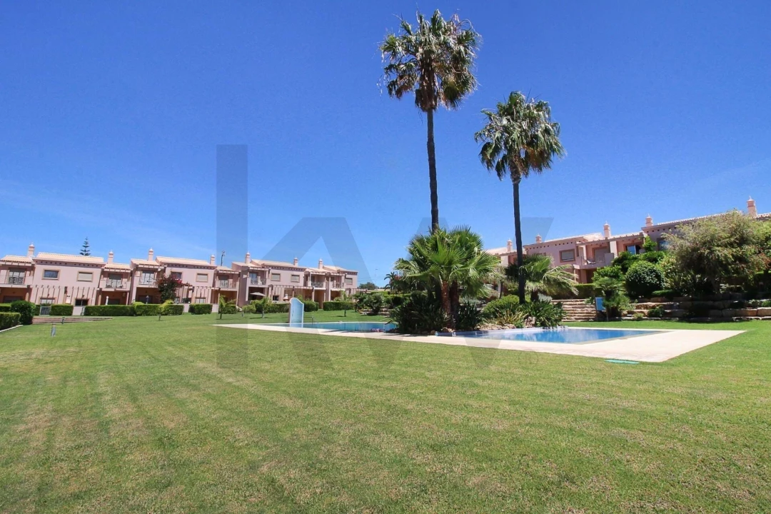 Moradia T2 para Venda em Albufeira e Olhos de Água Foto 31