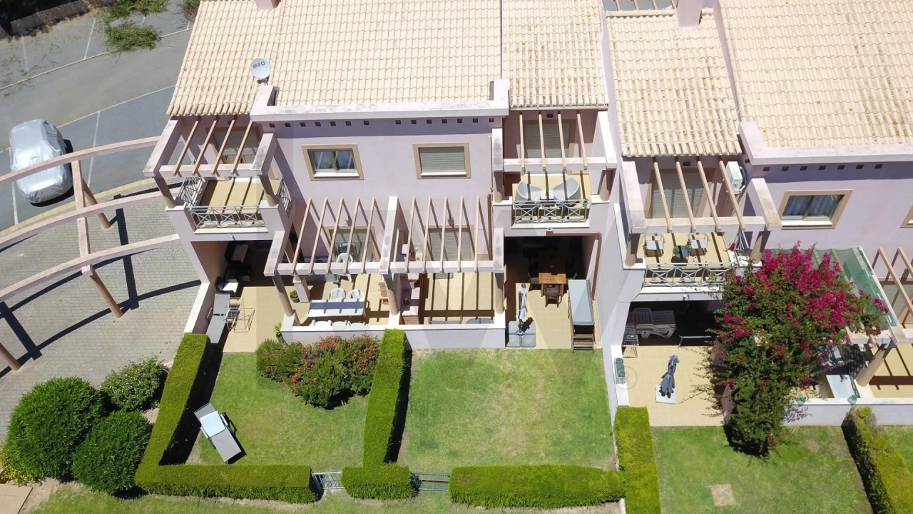 Moradia T2 para Venda em Albufeira e Olhos de Água Foto 5