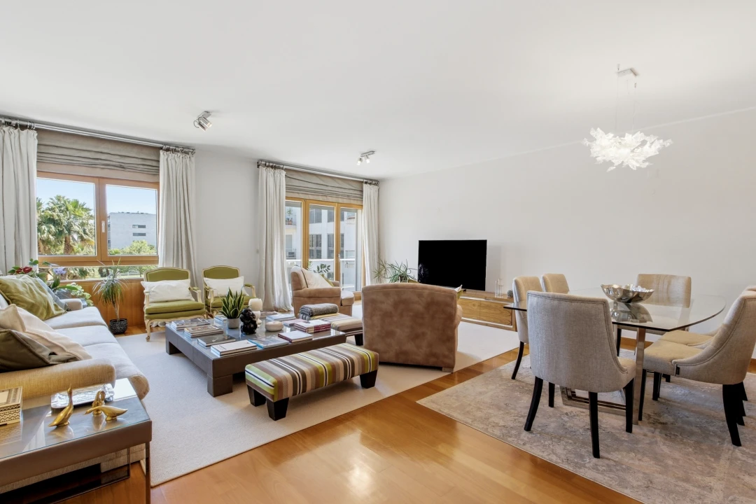 Apartamento T4 para Venda em Parque das Nações Foto 1