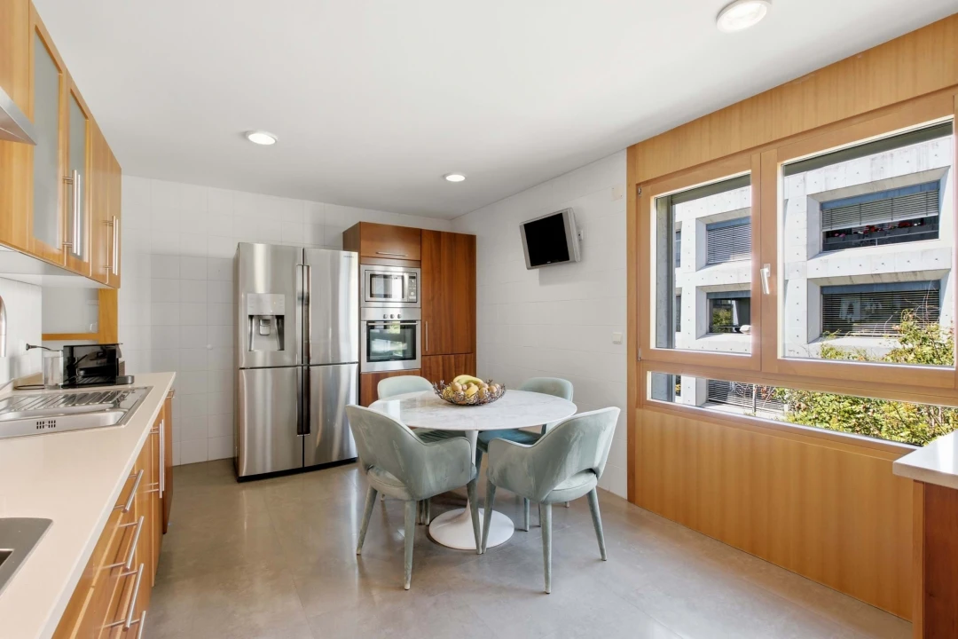 Apartamento T4 para Venda em Parque das Nações Foto 10