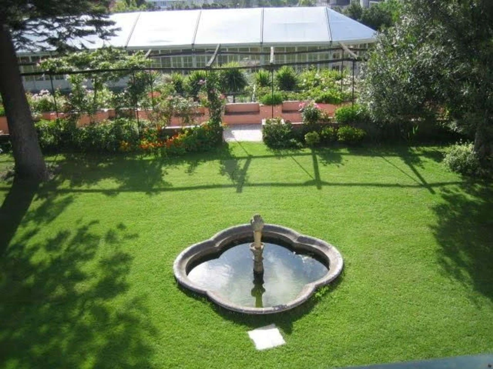 Moradia T24 para Venda em Carnide Foto 5