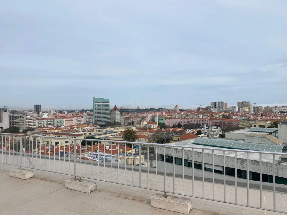 Apartamento T4 para Venda em Ajuda Foto 2