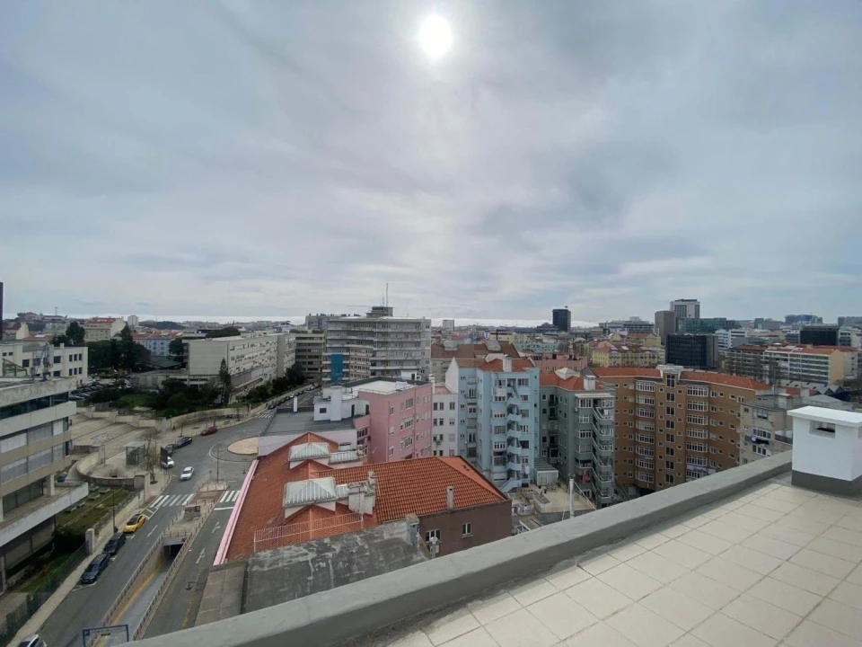 Apartamento T4 para Venda em Ajuda Foto 3