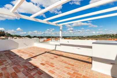 Moradia T3 para Venda em Santa Maria do Castelo e Santiago e Santa Susana