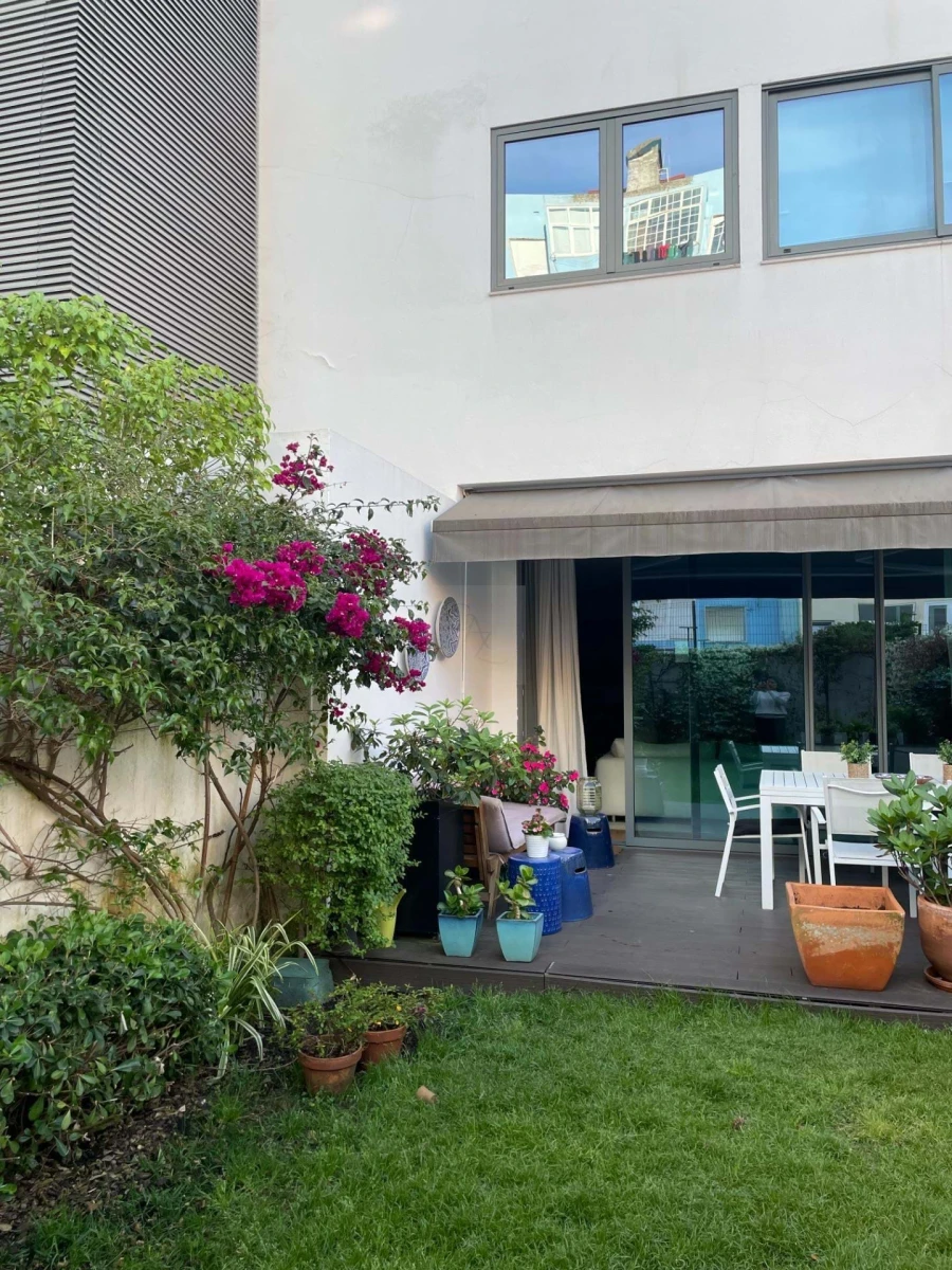 Apartamento T5 para Venda em Campo de Ourique Foto 2