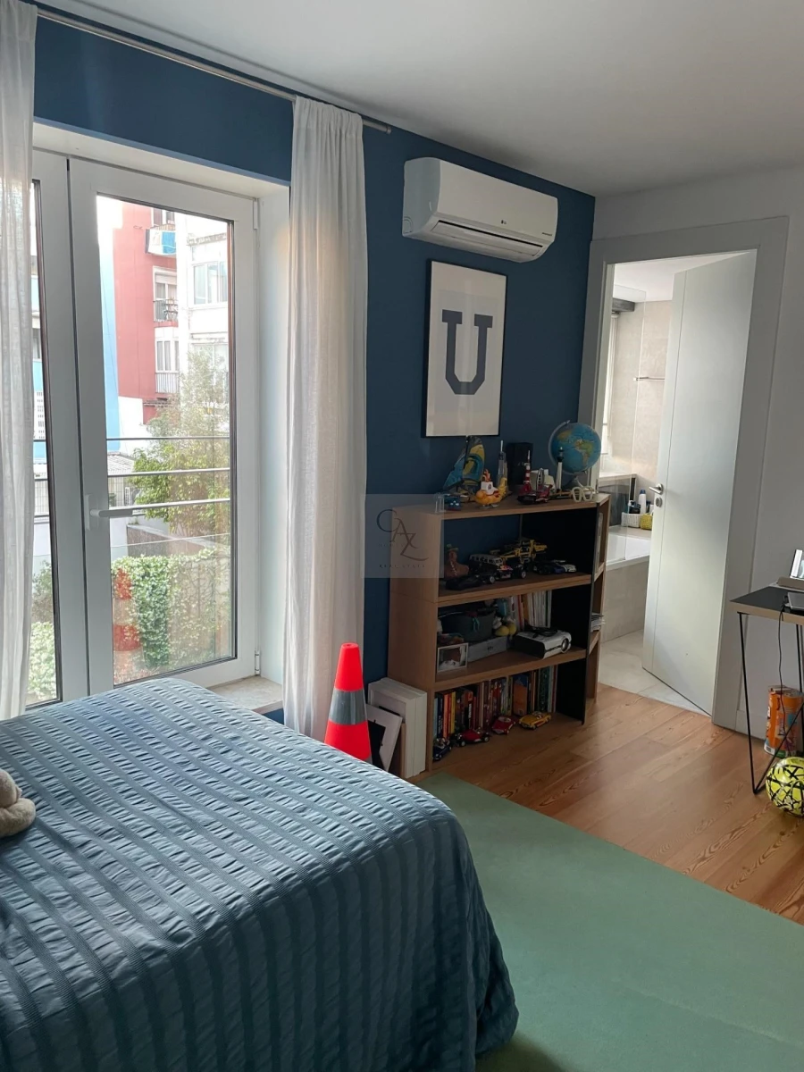 Apartamento T5 para Venda em Campo de Ourique Foto 27