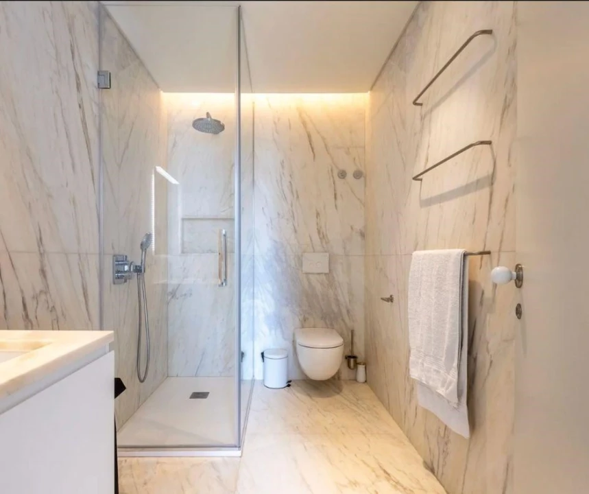 Apartamento T5 para Venda em Avenidas Novas Foto 8