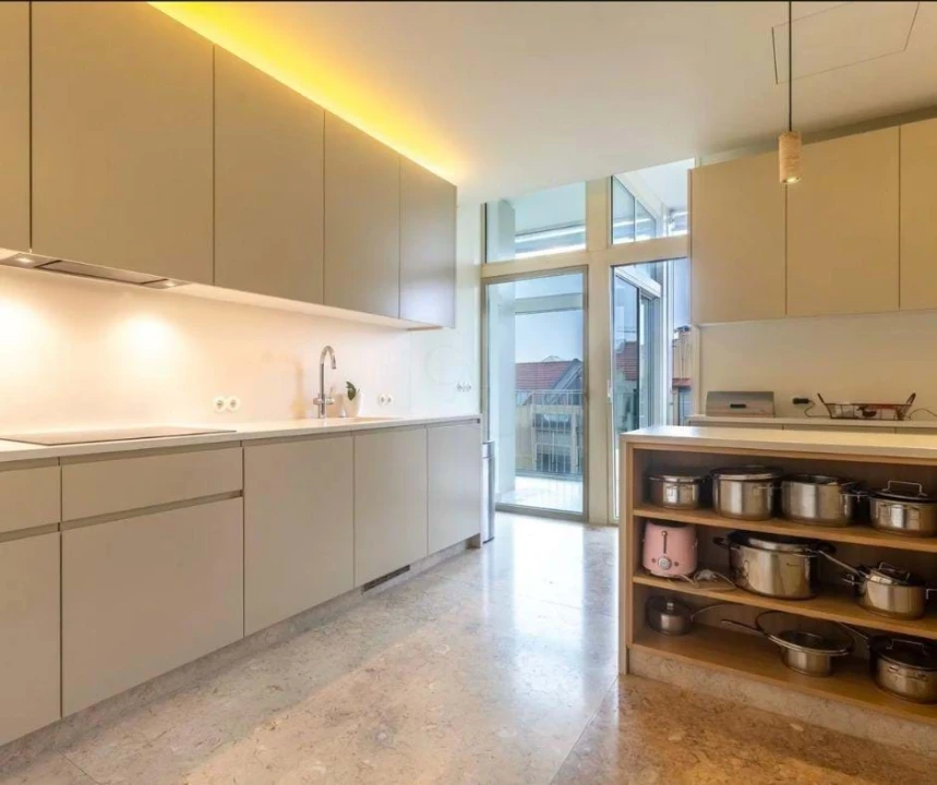 Apartamento T5 para Venda em Avenidas Novas Foto 10
