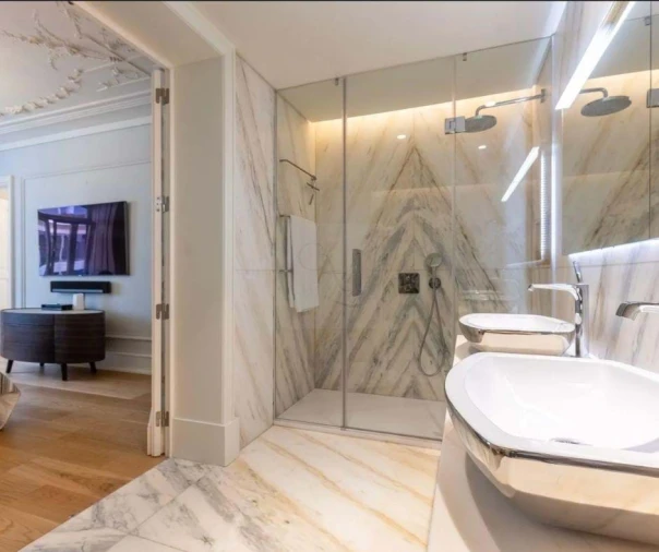 Apartamento T5 para Venda em Avenidas Novas Foto 6