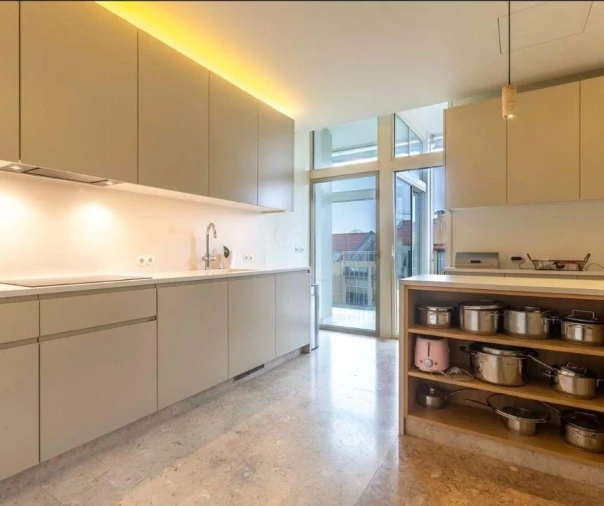 Apartamento T5 para Venda em Avenidas Novas Foto 10