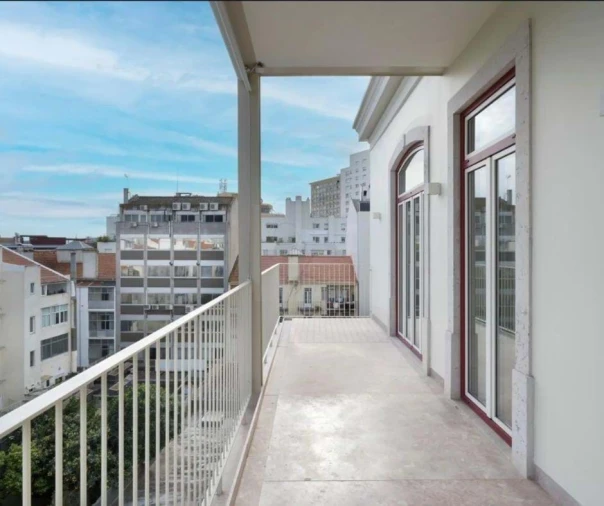 Apartamento T5 para Venda em Avenidas Novas Foto 15
