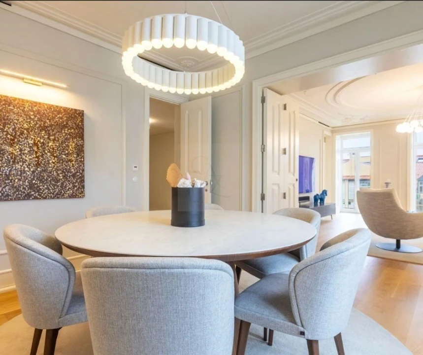 Apartamento T5 para Venda em Avenidas Novas Foto 4