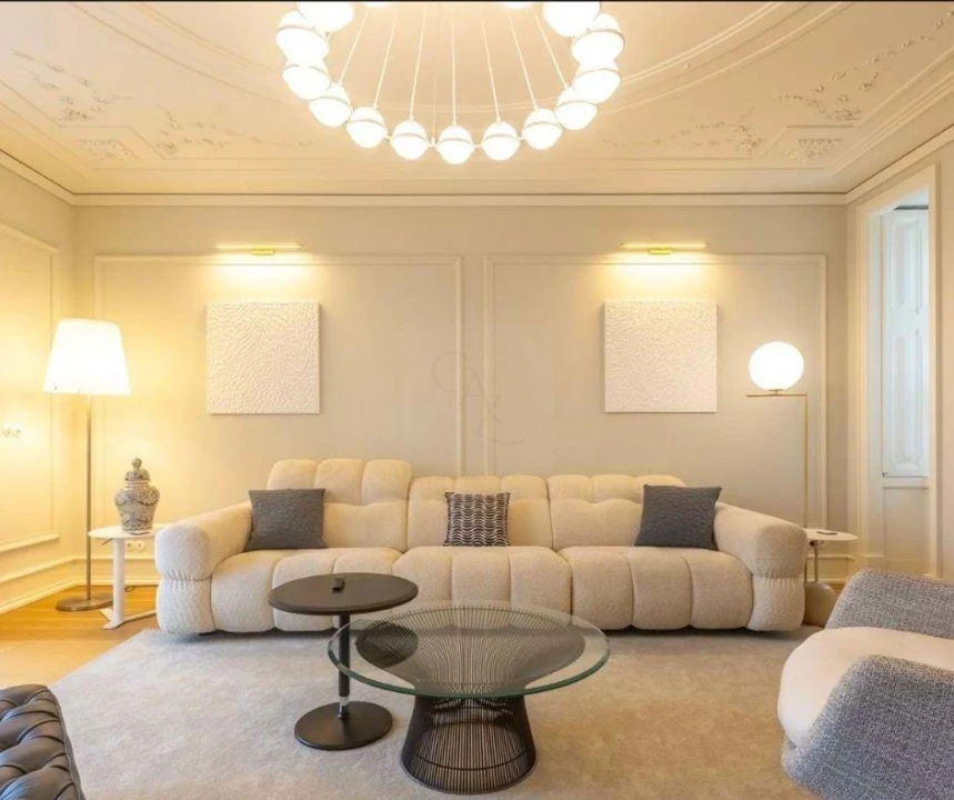 Apartamento T5 para Venda em Avenidas Novas Foto 2