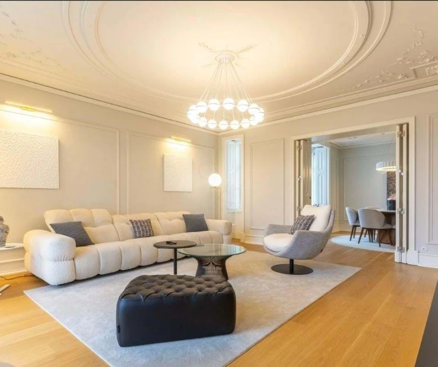 Apartamento T5 para Venda em Avenidas Novas Foto 1
