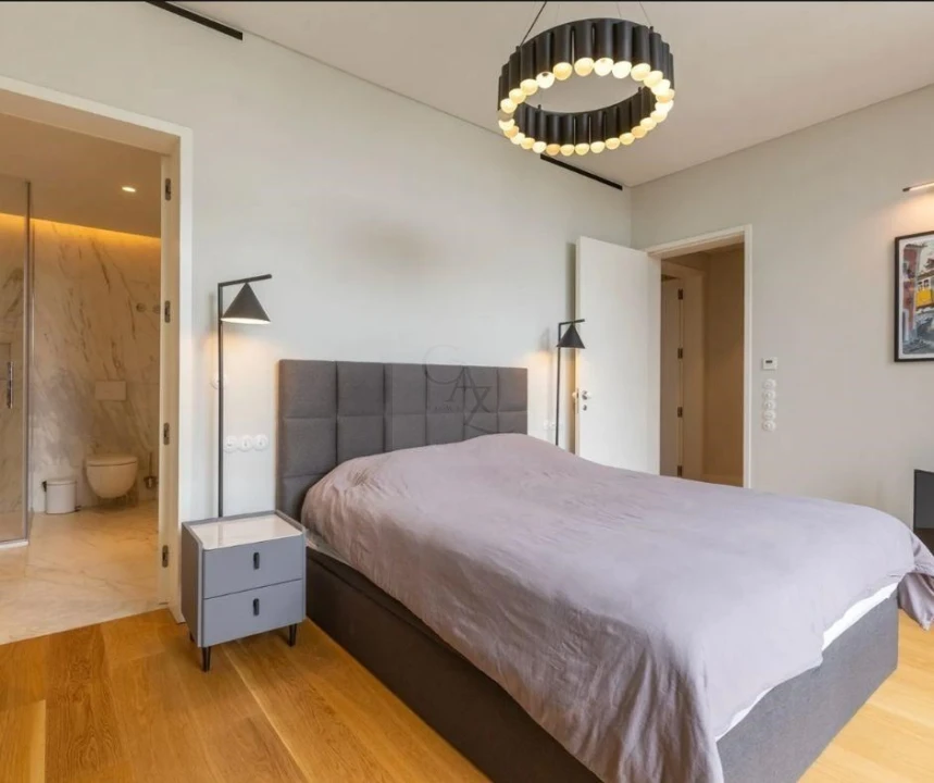 Apartamento T5 para Venda em Avenidas Novas Foto 13