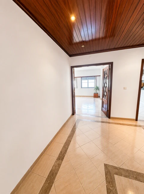 Apartamento T3 para Venda em Sacavém e Prior Velho