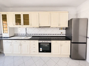 Apartamento T3 para Venda em Sacavém e Prior Velho
