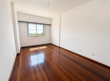 Apartamento T3 para Venda em Sacavém e Prior Velho