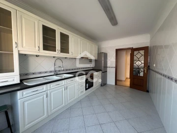 Apartamento T3 para Venda em Sacavém e Prior Velho