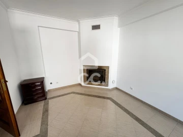 Apartamento T3 para Venda em Sacavém e Prior Velho
