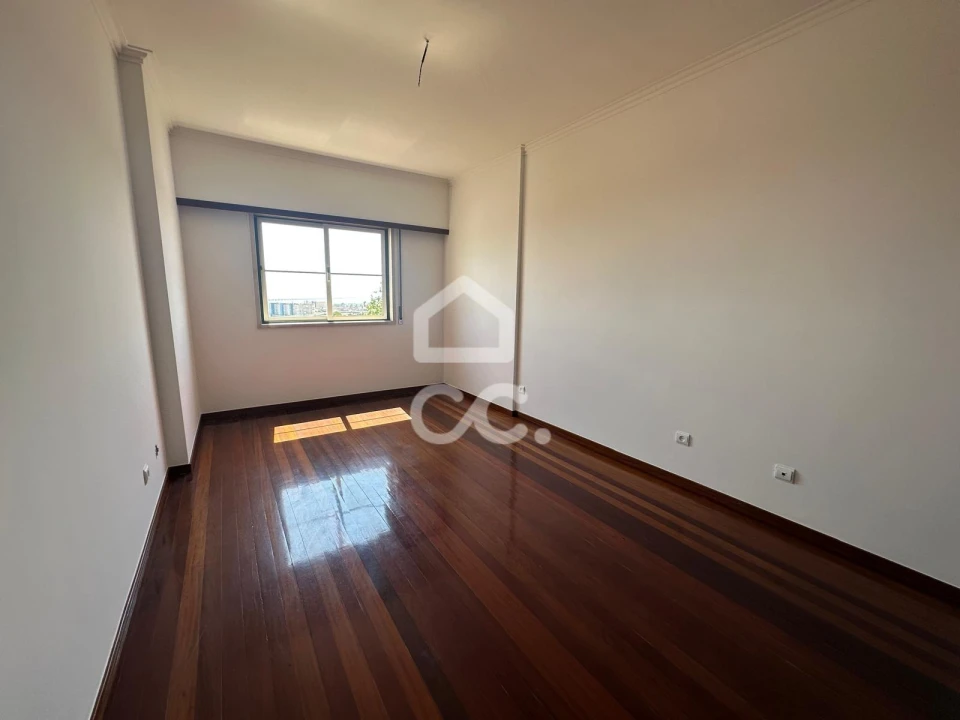 Apartamento T3 para Venda em Sacavém e Prior Velho Foto 17