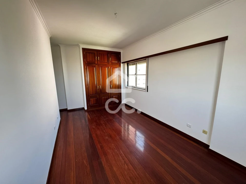 Apartamento T3 para Venda em Sacavém e Prior Velho Foto 12