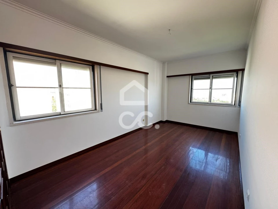 Apartamento T3 para Venda em Sacavém e Prior Velho Foto 13