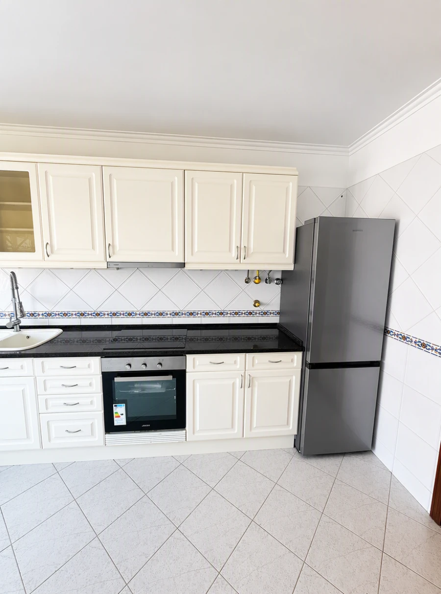 Apartamento T3 para Venda em Sacavém e Prior Velho Foto 3