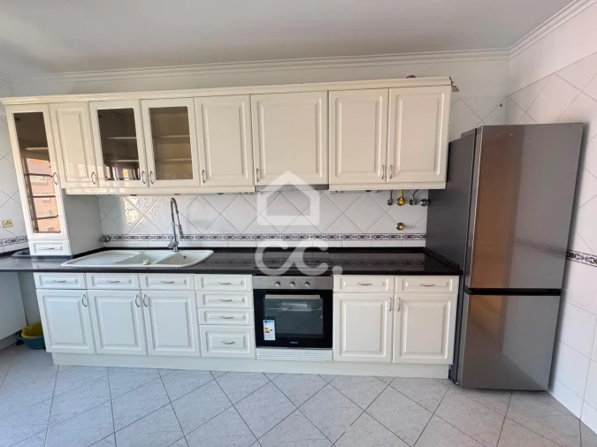 Apartamento T3 para Venda em Sacavém e Prior Velho Foto 2