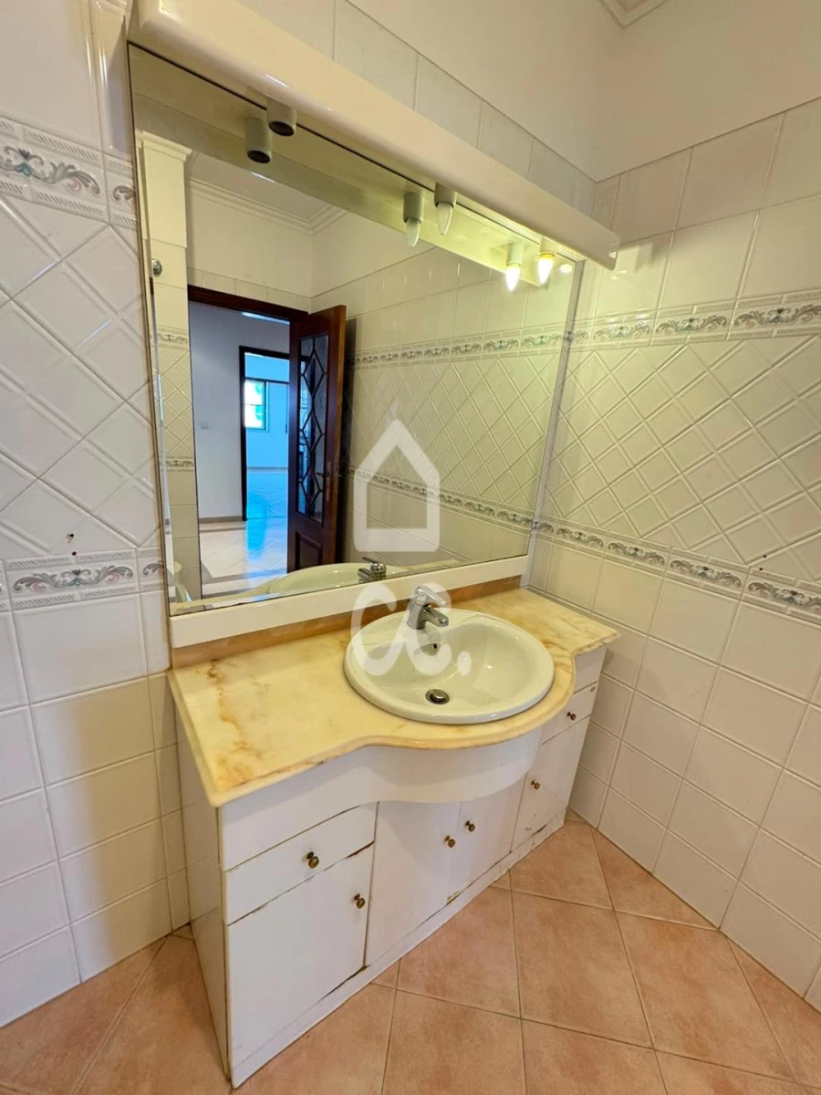 Apartamento T3 para Venda em Sacavém e Prior Velho Foto 12