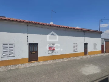 Moradia T4 para Venda em Chancelaria