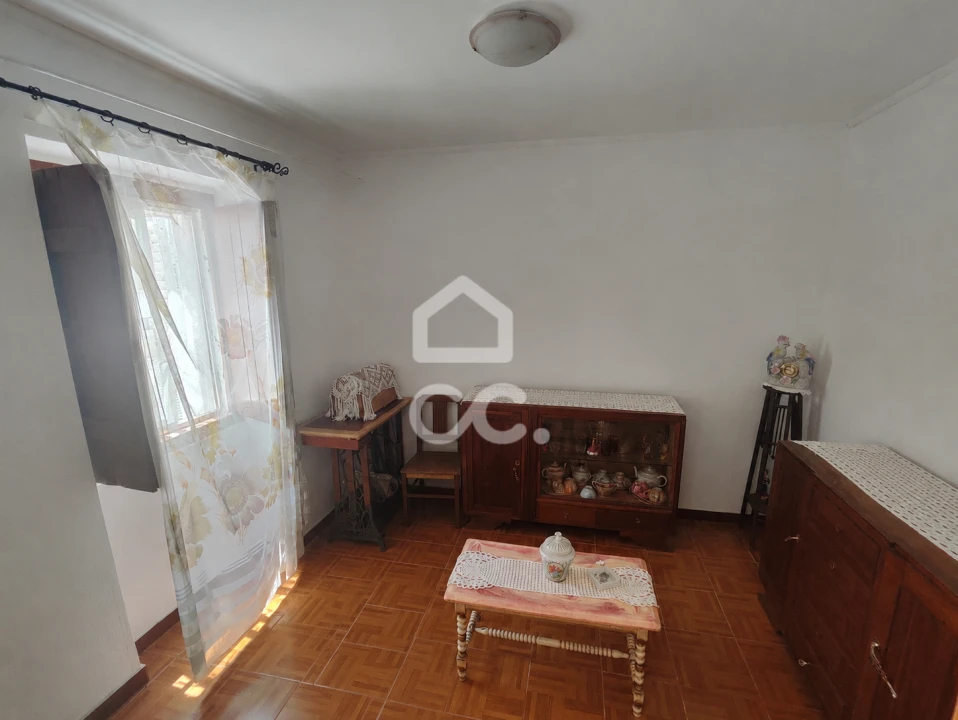 Moradia T4 para Venda em Chancelaria Foto 3