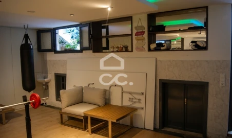 Moradia T4 para Venda em Creixomil