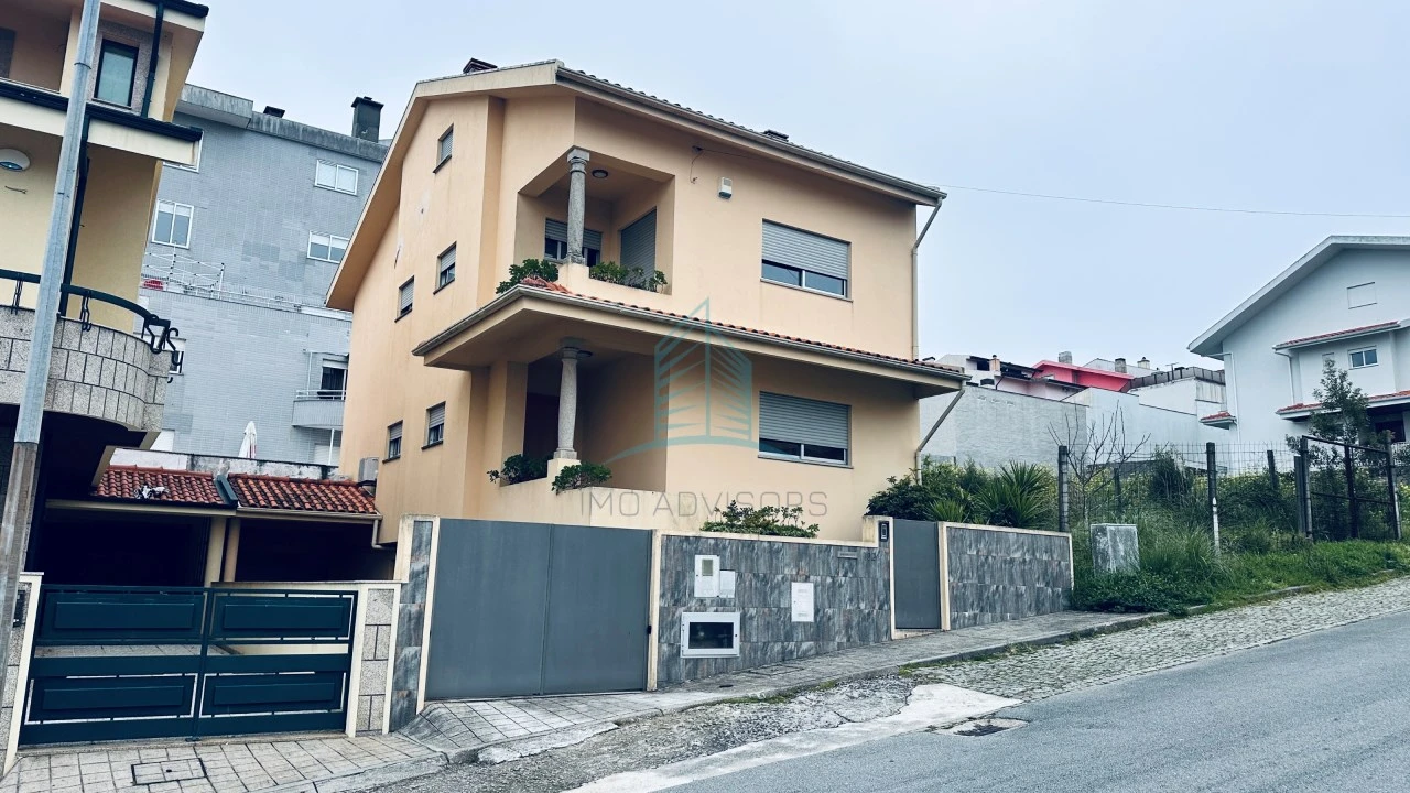 Moradia T3 para Venda em Gondomar (São Cosme), Valbom e Jovim Foto 1