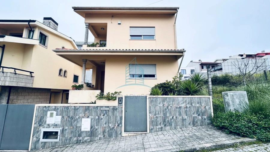 Moradia T3 para Venda em Gondomar (São Cosme), Valbom e Jovim Foto 2