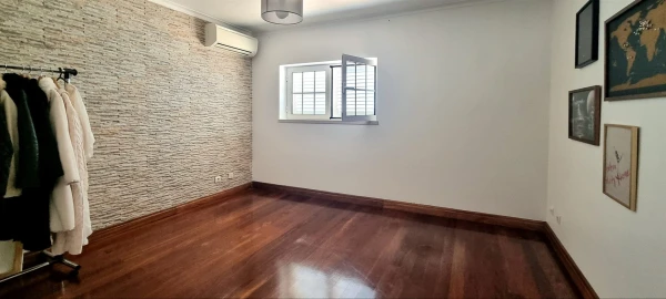 Moradia T7 para Venda em Santa Clara e Castelo Viegas