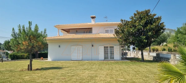 Moradia T7 para Venda em Santa Clara e Castelo Viegas