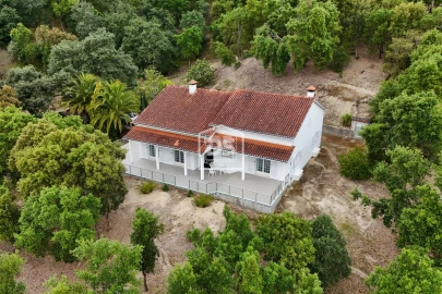 Moradia T4 para Venda em Gondemaria e Olival
