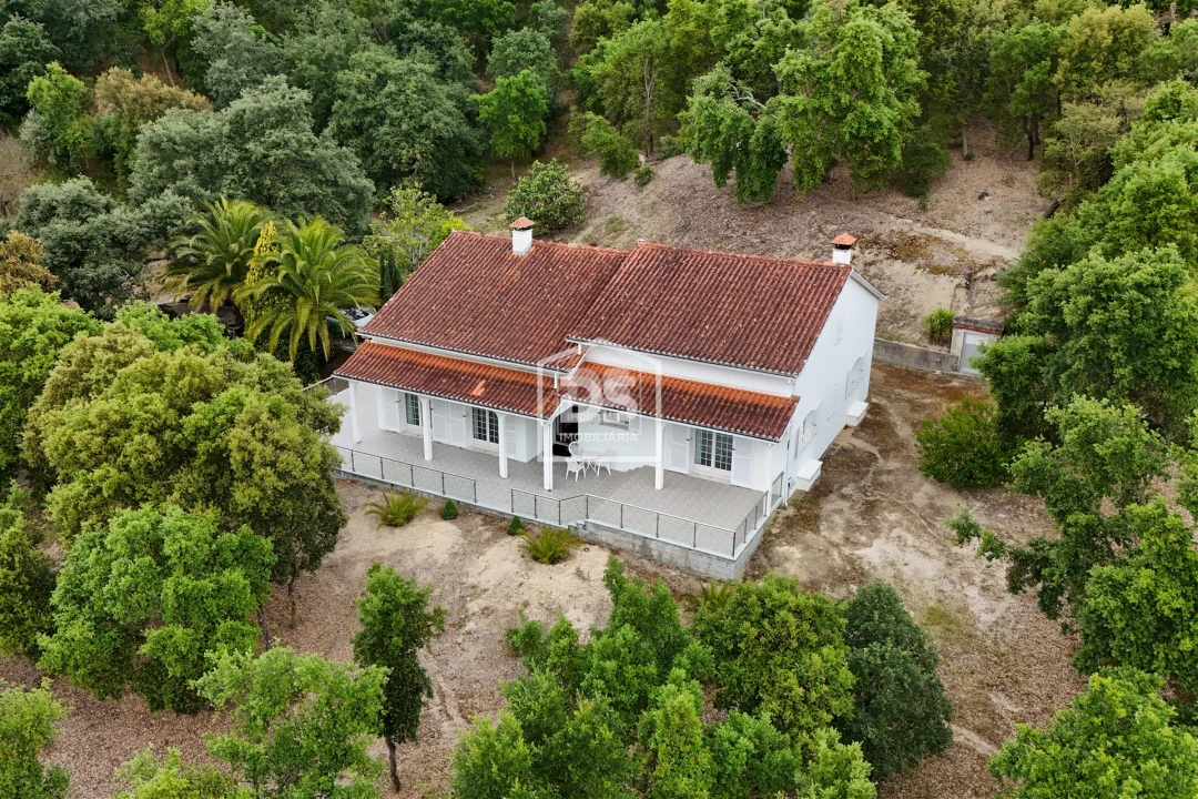 Moradia T4 para Venda em Gondemaria e Olival Foto 1