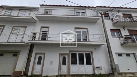 Moradia T2 para Venda em Sabugal e Aldeia de Santo António
