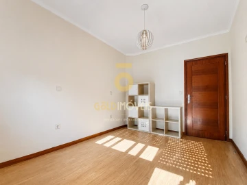 Apartamento T3 para Arrendamento em O. Azeméis, Riba-Ul, Ul, Macinhata Seixa, Madail