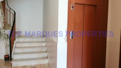 Apartamento T3 para Arrendamento em Quelfes