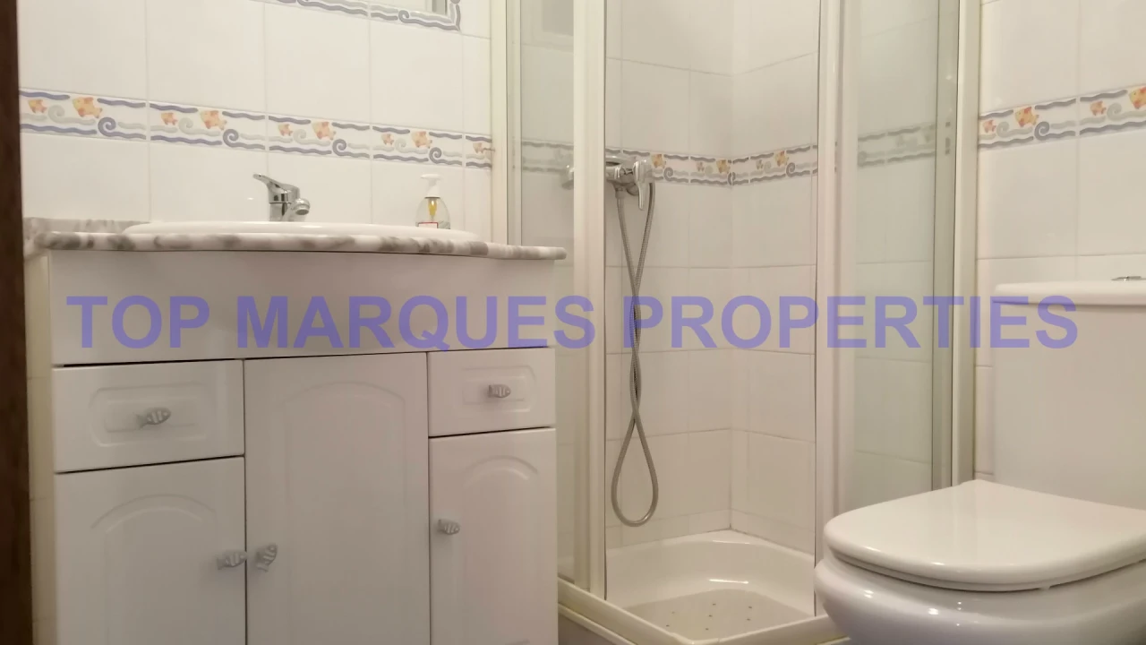 Apartamento T3 para Arrendamento em Quelfes Foto 10