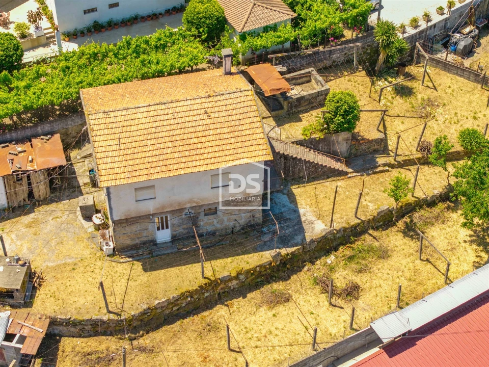 Moradia T2 para Venda em Eja Foto 3