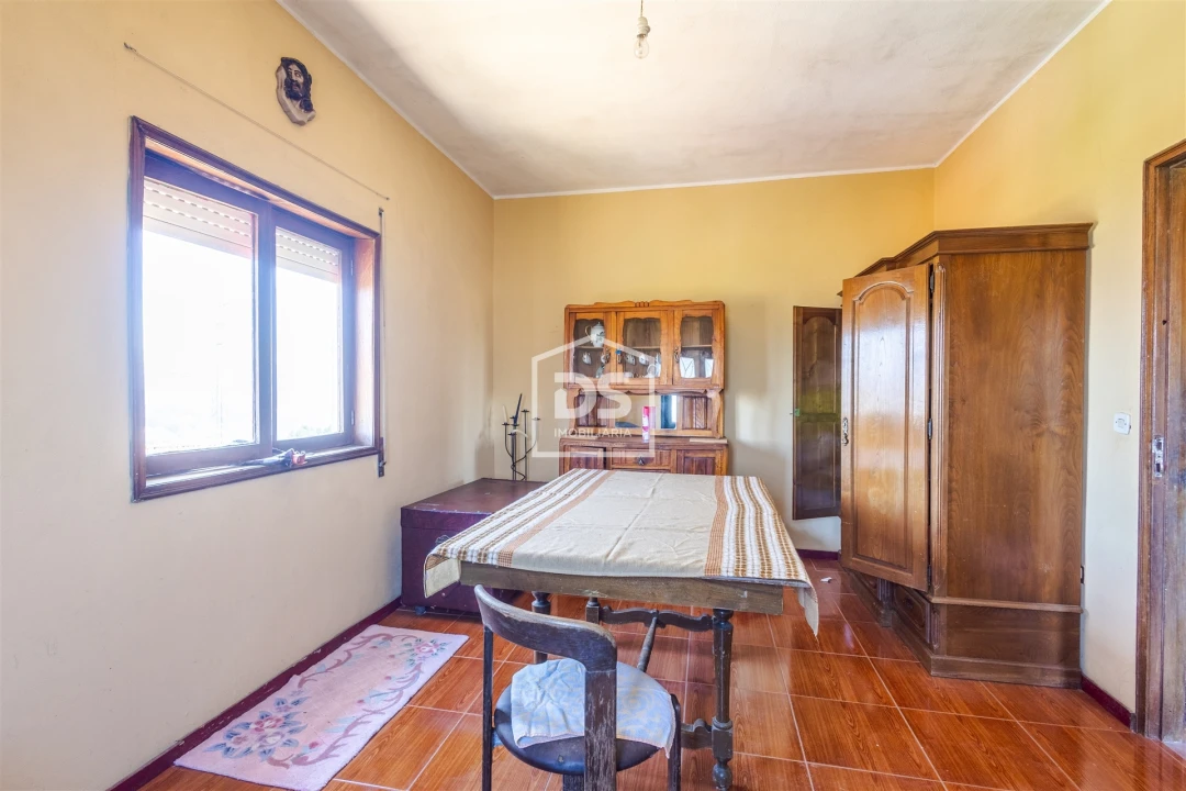 Moradia T2 para Venda em Eja Foto 28