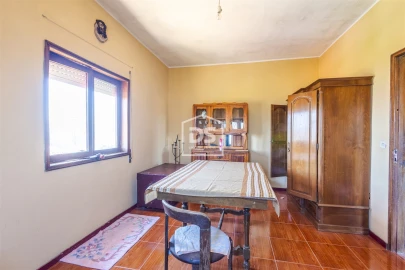 Moradia T2 para Venda em Eja